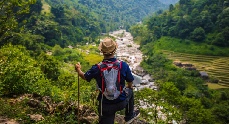 Combining Adventure and Volunteering for Meaningful Experiences